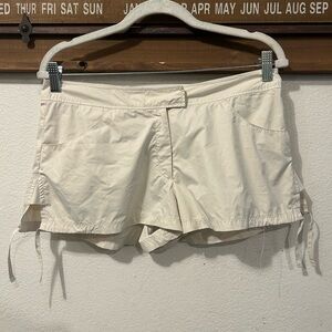 Adidas White Performance Women’s Shorts Size Small  (1336)